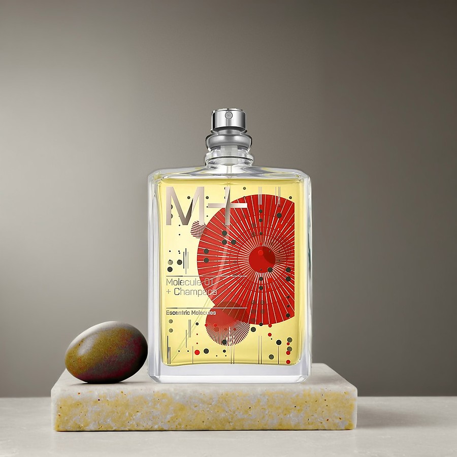 Escentric Molecules Molecule 01 + Champaca